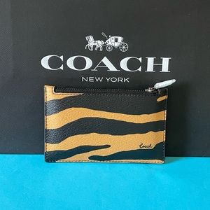 NWT Coach Zip Card Case With Tiger Print QB/Honey/Black Multi